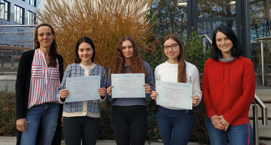 Drei Johanneum-Schülerinnen erhalten französisches Sprachdiplom